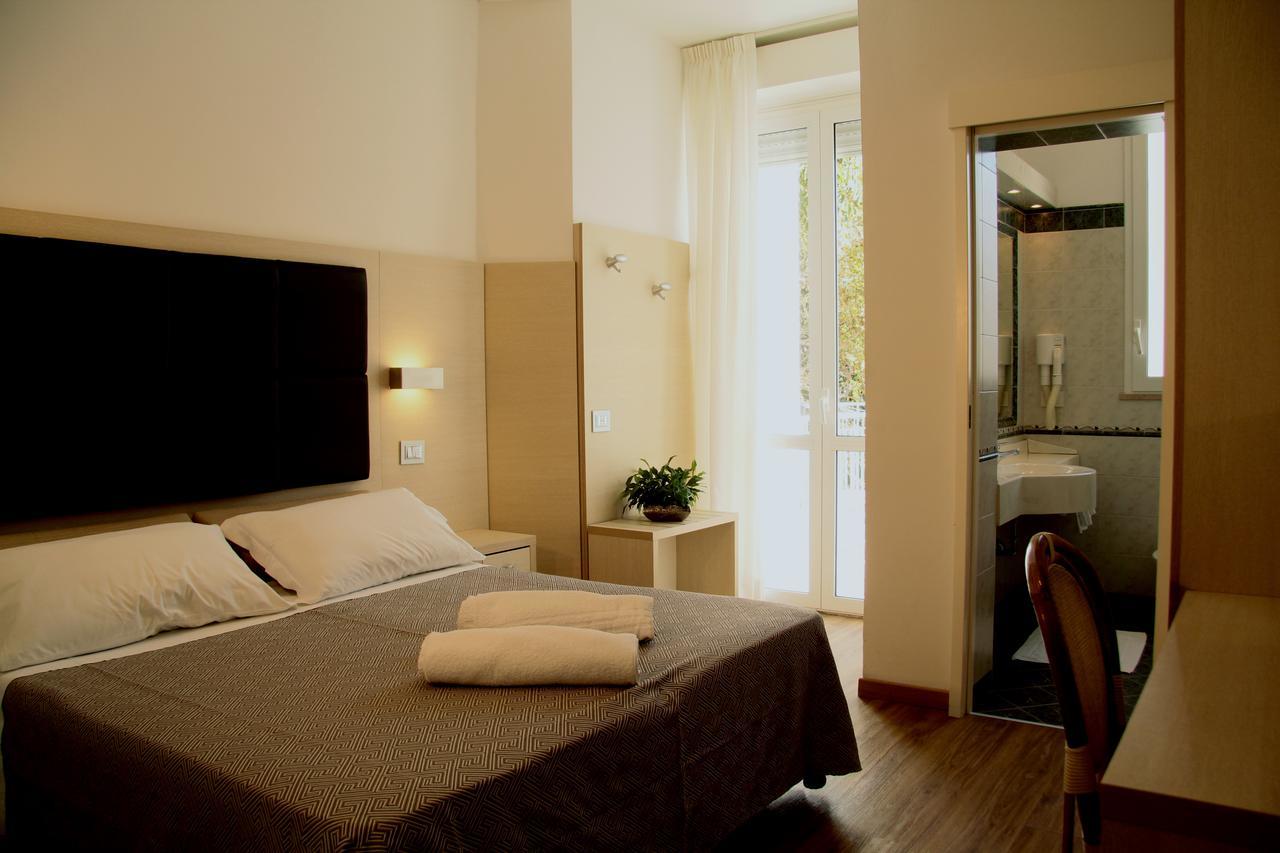 Hotel Bellevue กัตตอลิกา ภายนอก รูปภาพ